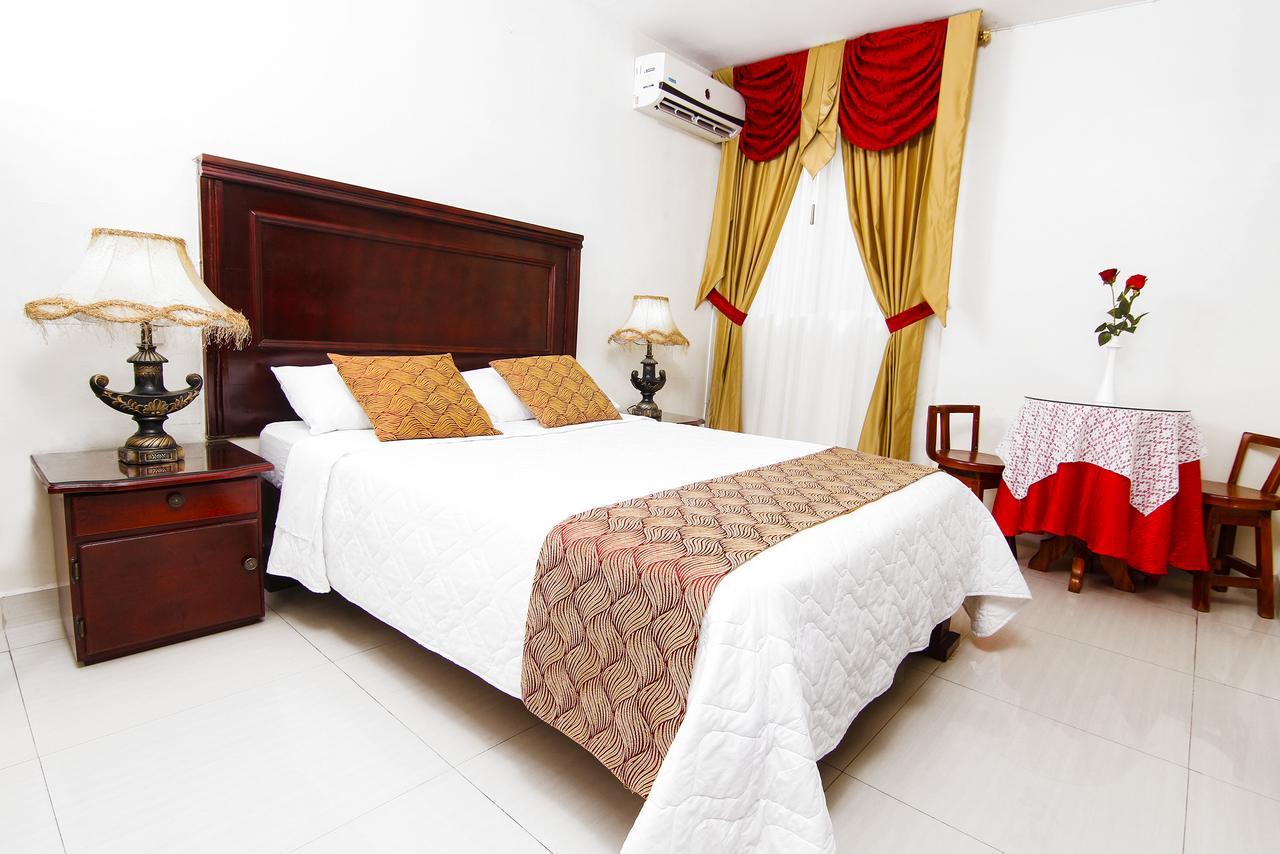 גוויאקיל Hotel Flor De Liz מראה חיצוני תמונה